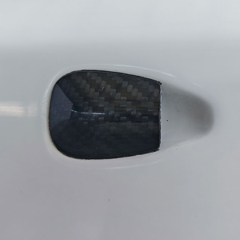 Recessed carbon insert forming part of the Venturi livewell system
